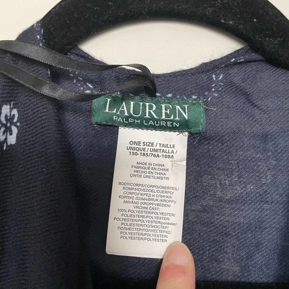 LRL Blue and White patterned Shawl - Picture 3 of 3